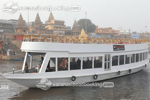 Cruise (AC) in Varanasi, photo 3